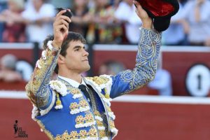 Tándem de apoderados para Manuel Caballero