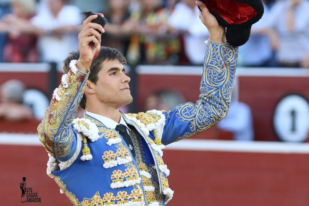 Tándem de apoderados para Manuel Caballero