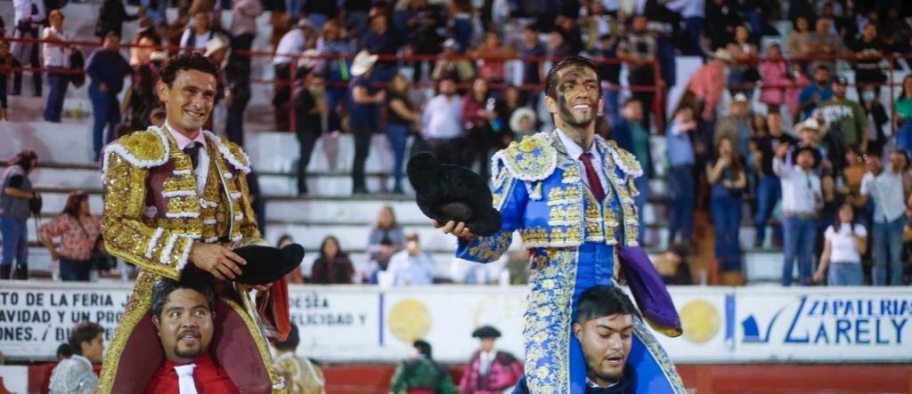 'Calita' y 'El Galo', puerta grande en Jalpa