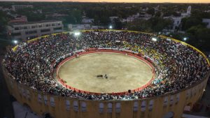 Gran ambiente en la corrida de rejones de Mérida