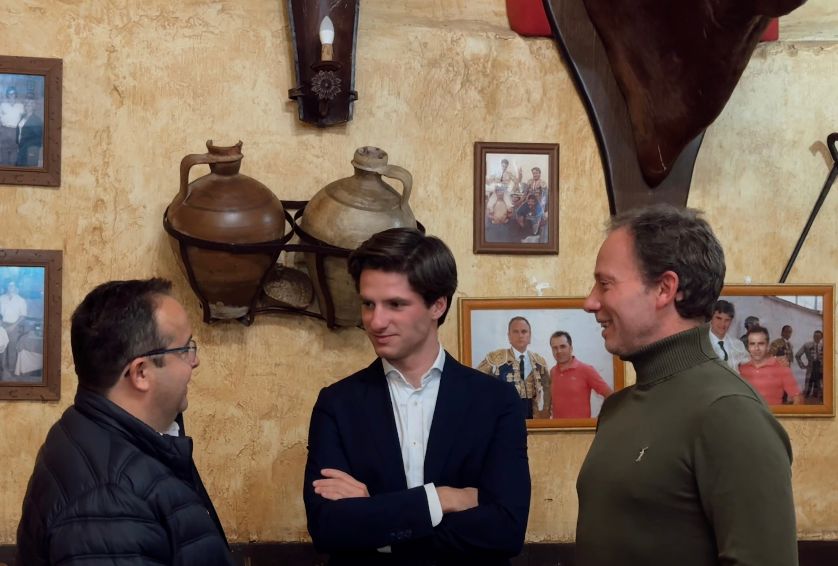 Villita y Puerta Grande sellan un acuerdo de apoderamiento