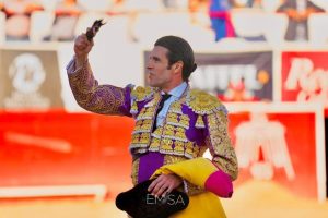 Oreja para Emilio de Justo y Arturo Gilio en León