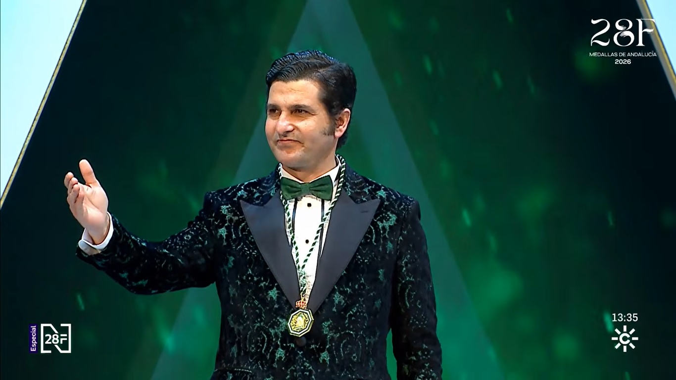 Morante de la Puebla recibe la Medalla de Andalucía