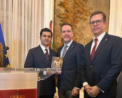 Morante recoge el 'Rioja y Oro' en el Centro Riojano de Madrid