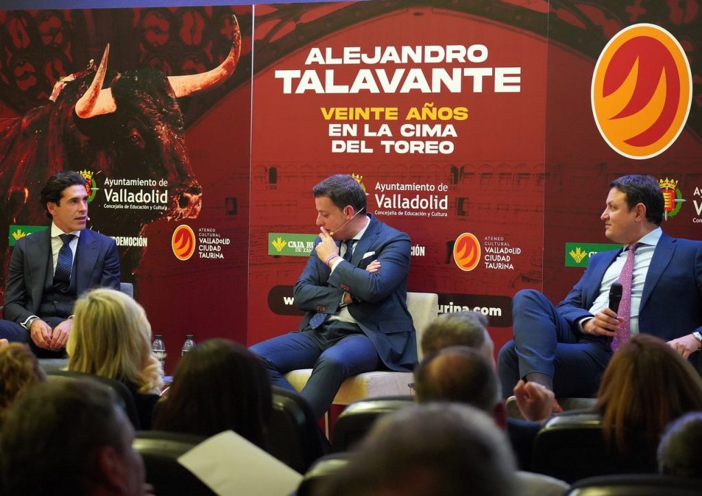 Multitudinario homenaje a Talavante en Valladolid