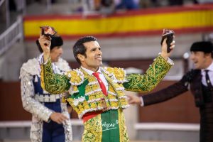 Emilio de Justo sufre dos fracturas costales y una rotura muscular