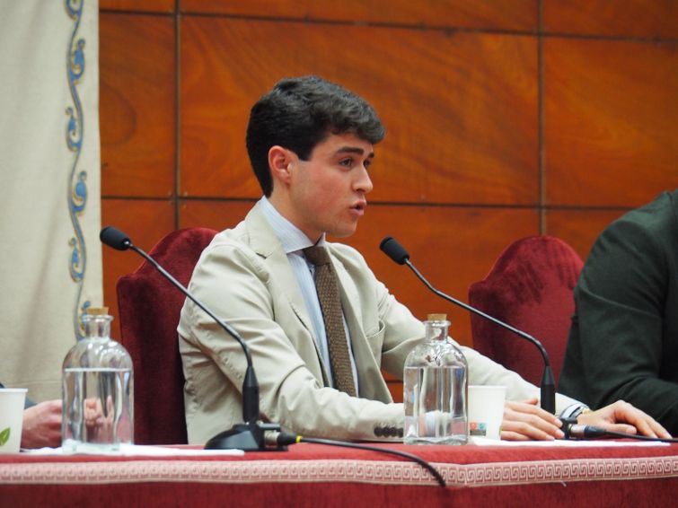 Jarocho, ejemplo de pureza en la Universidad de Navarra