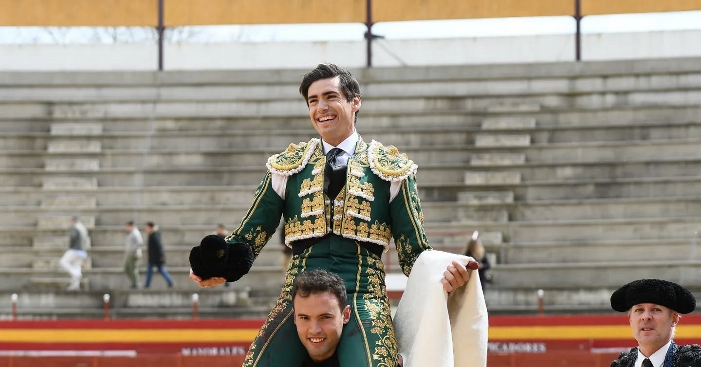 Félix San Román abre la puerta grande en El Álamo