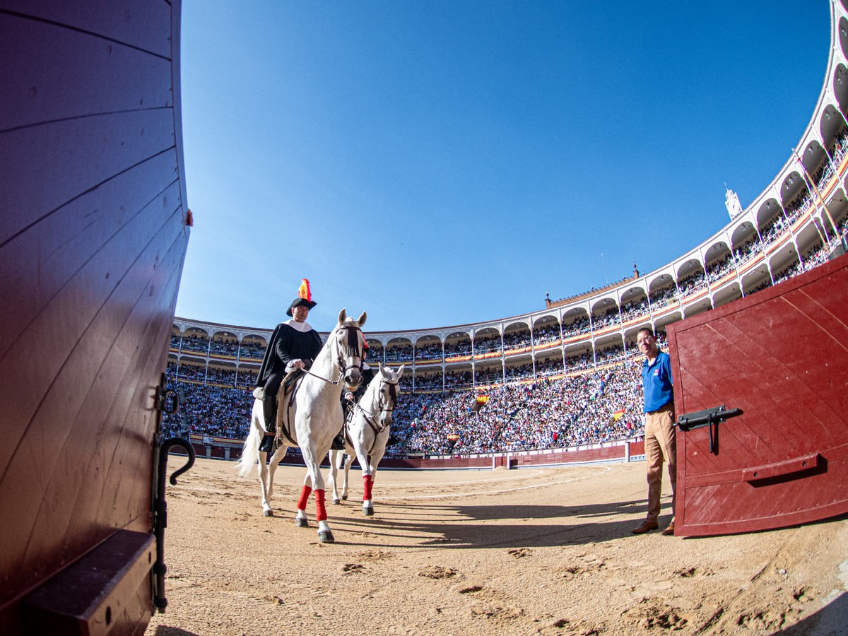 San Isidro cuelga seis 'No hay billetes' a un mes de su comienzo