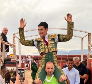 Puerta grande de David Gutiérrez en Talayuela