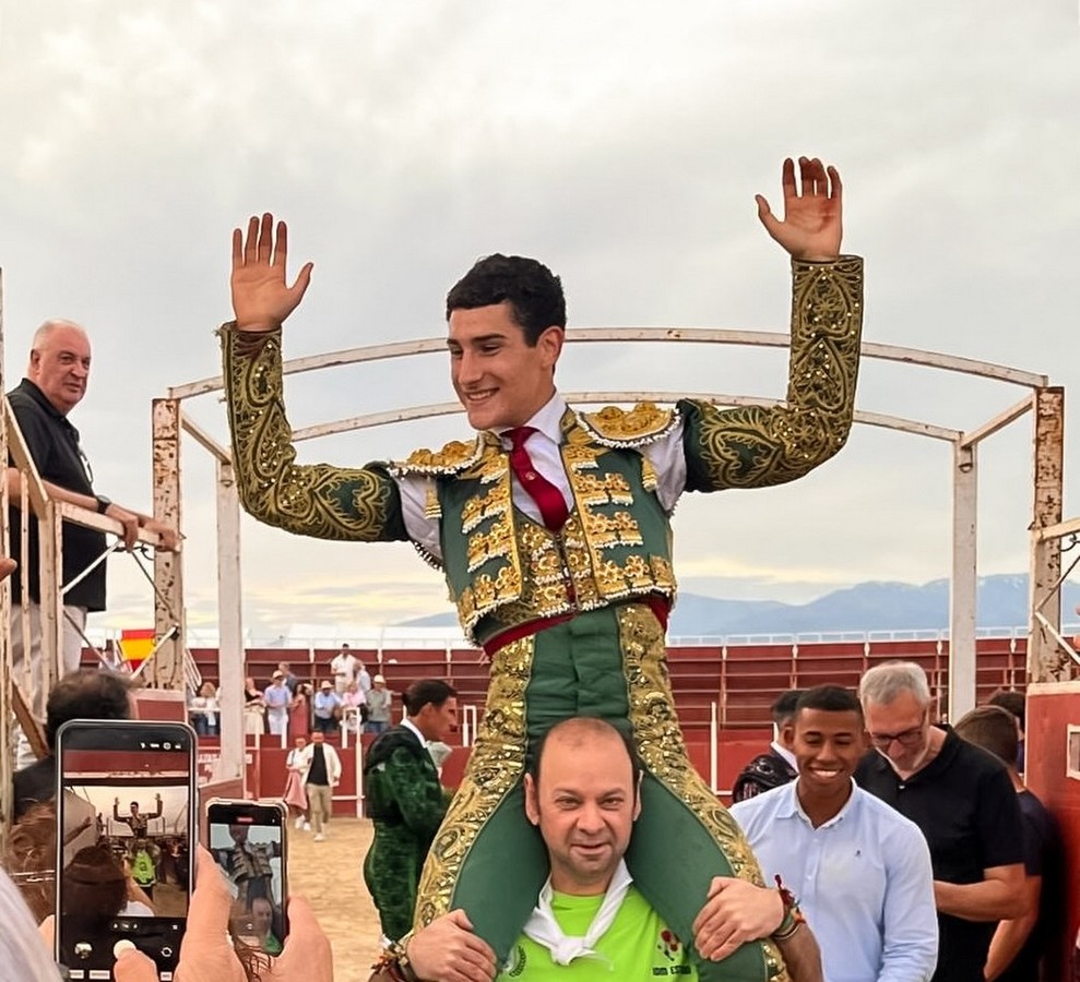 Puerta grande de David Gutiérrez en Talayuela