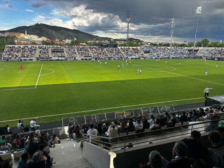300 Abonados invitados por MaxiToro apoyaron al Conquense
