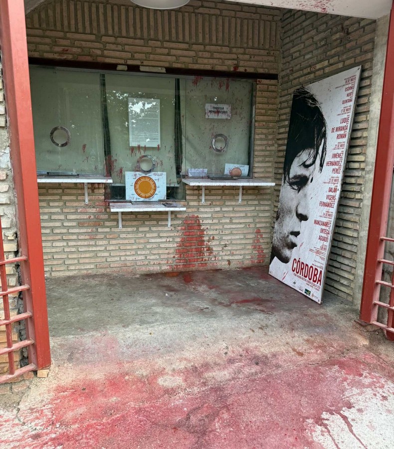 Actos vandálicos en las taquillas de la plaza de toros de Córdoba
