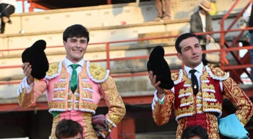 Molina y Tristán Barroso salen a hombros en Horche