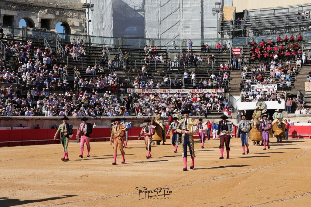 Perera y Aarón Palacio, oreja en Nimes
