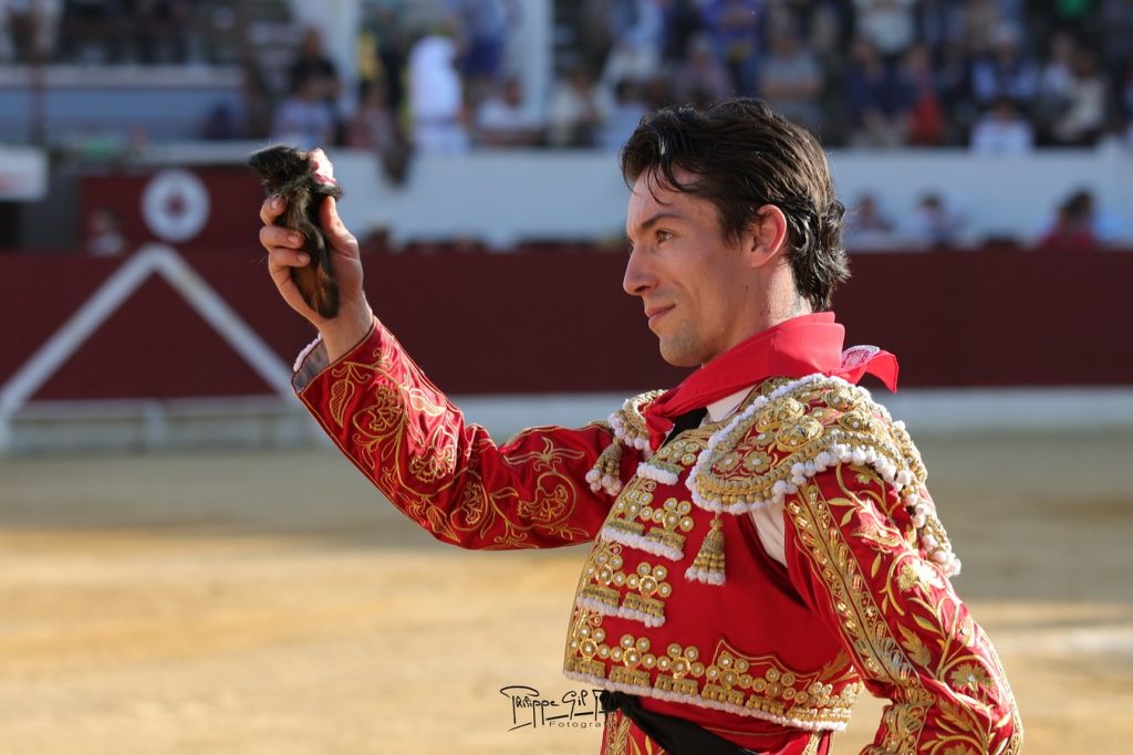 Oreja para Juan Molas en Aire sur I´Adour