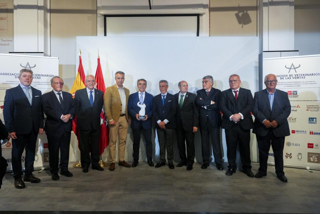 La Asociación de Veterinarios de Las Ventas entrega su VIII Premio