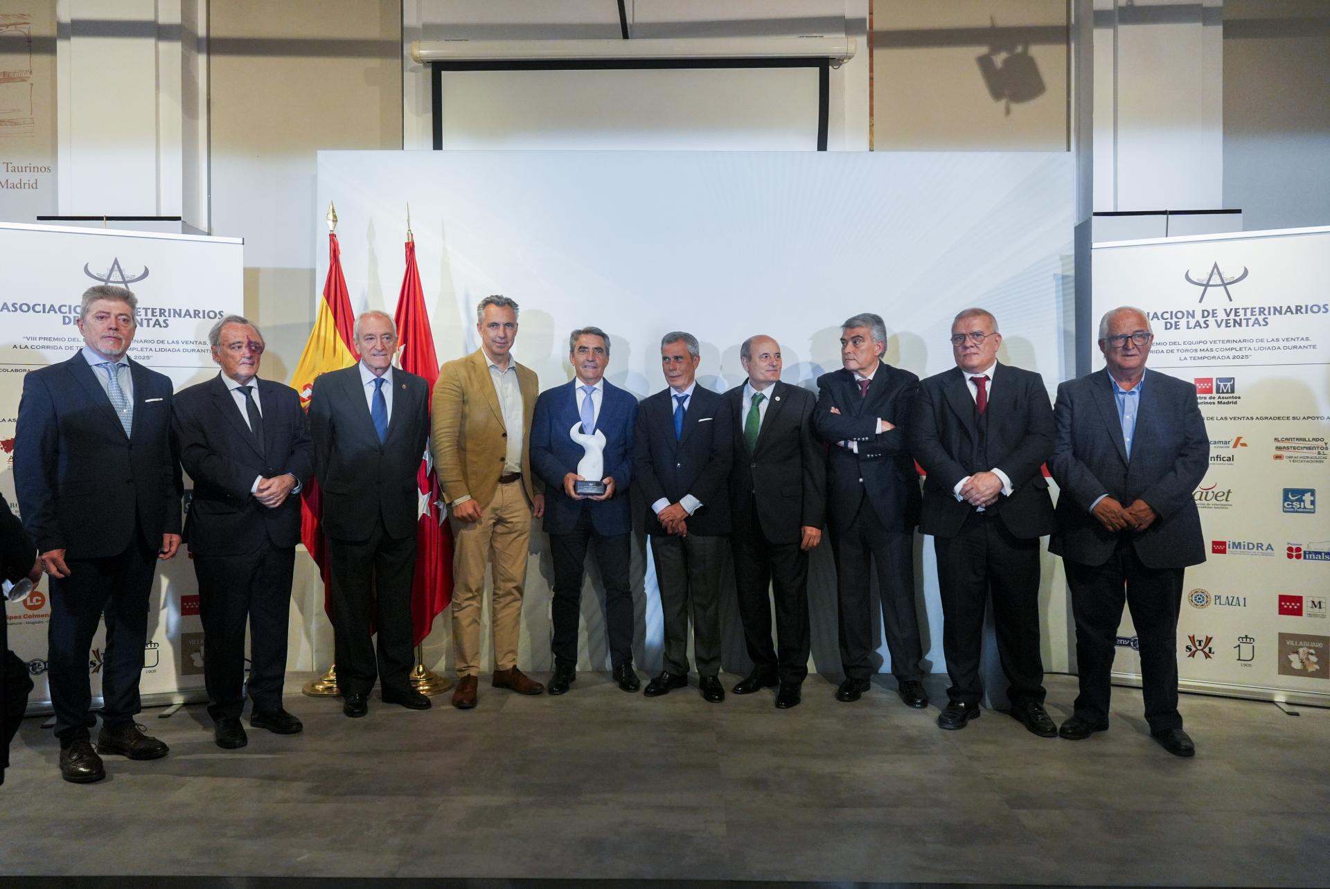 La Asociación de Veterinarios de Las Ventas entrega su VIII Premio