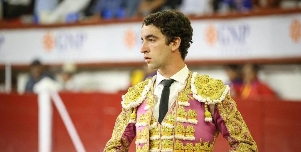 Sergio Flores y Víctor Hernández, oreja en Aguascalientes