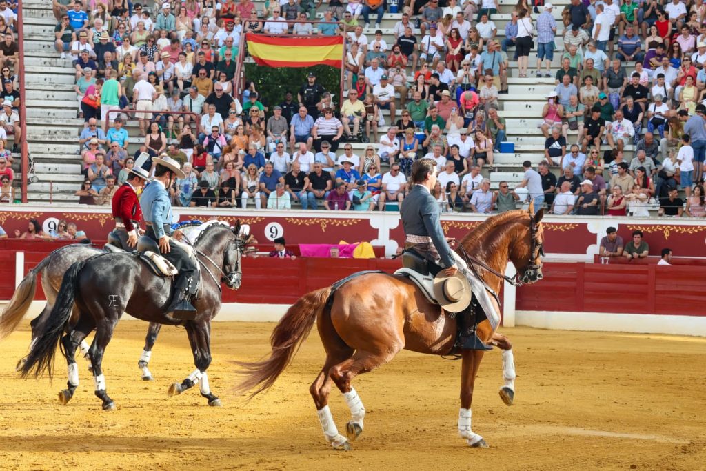 Los aceros dejan sin premio la corrida de rejones de Torrejón