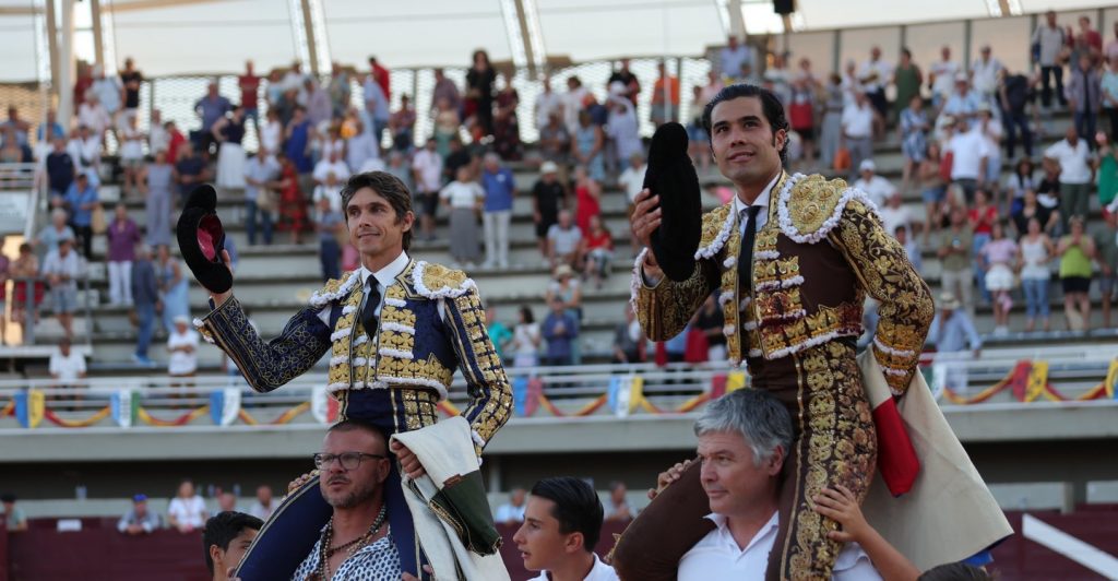 Corrida triunfal en Istres, con indulto de Sebastián Castella