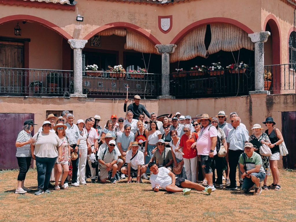 Los abonados de Burgos, en la ganadería de Mª Loreto Charro
