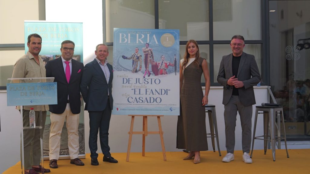 El Fandi, Emilio de Justo y Olga Casado en la Feria de Berja