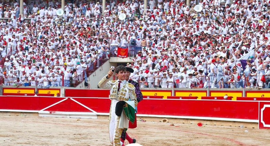 Aarón Palacio corta una oreja en Pamplona