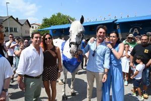 Andy Cartagena cautiva en Santander exhibiendo su cuadra