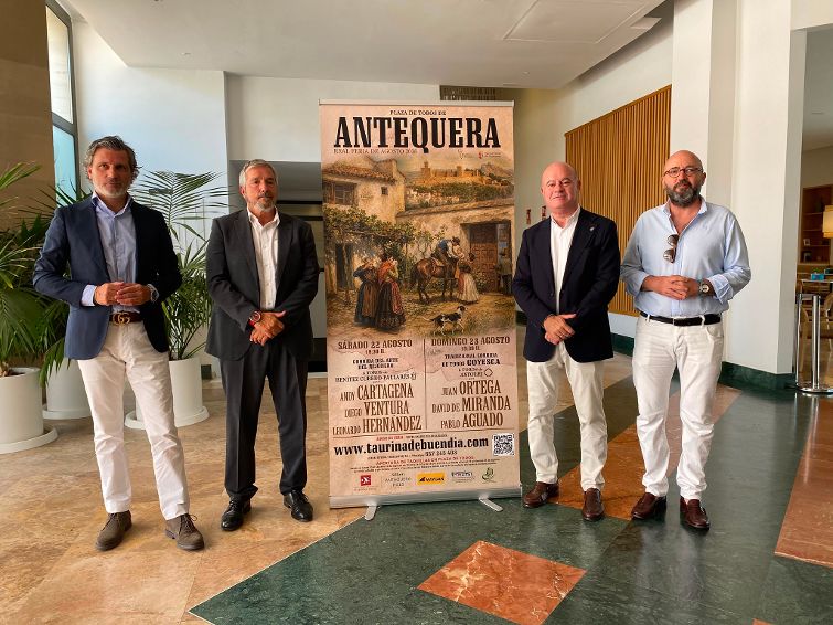 Abono repleto de figuras en la Feria de Antequera