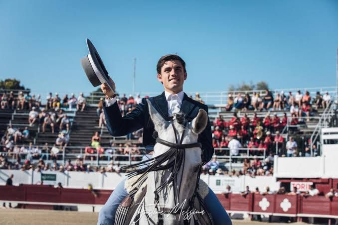 Duelo internacional de triunfadores para Mejanes