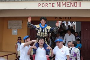 Clovis corta tres orejas en Mont de Marsan