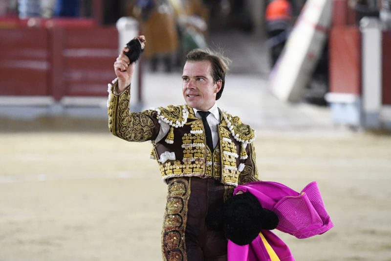 Javier Cortés, una oreja en la primera semifinal de la Copa Chenel