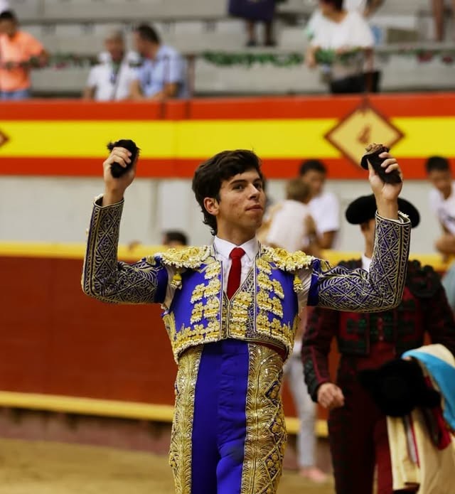 Dos orejas para Julio Méndez en Moralzarzal