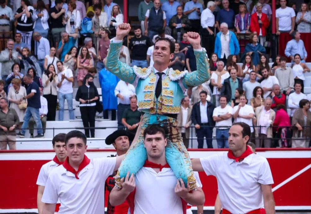 Daniel Luque se instala en la historia de Azpeitia