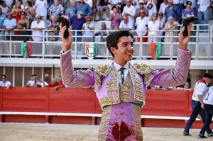 Salida a hombros de Marco Pérez en Lunel