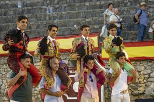 Cuatro puertas grandes en la novillada de Villaluenga del Rosario