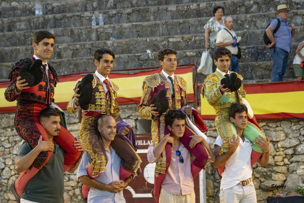 Cuatro puertas grandes en la novillada de Villaluenga del Rosario