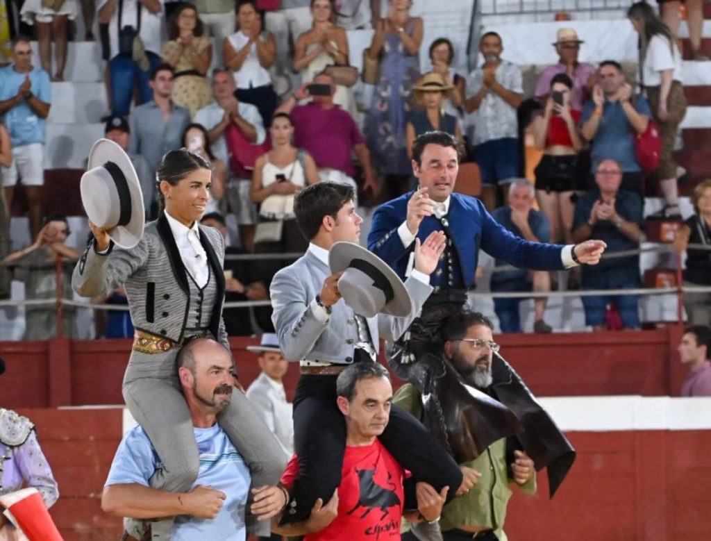 Completa tarde de rejoneo en Ondara