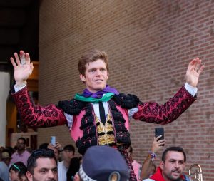 Borja Jiménez corta tres orejas en Íscar