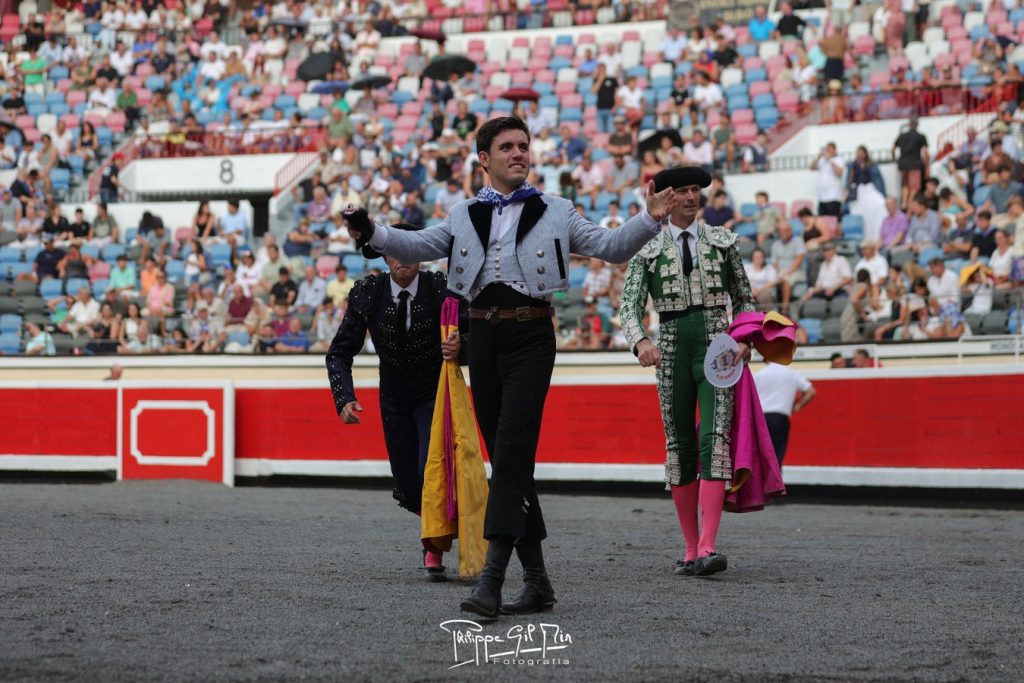 Guillermo Hermoso corta la primera oreja de la Aste Nagusia