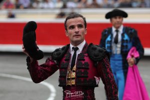 Dos vueltas al ruedo para Damián Castaño en Bilbao