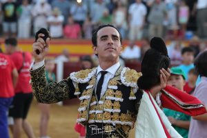 Solitario trofeo en Cenicientos para Joaquín Galdós