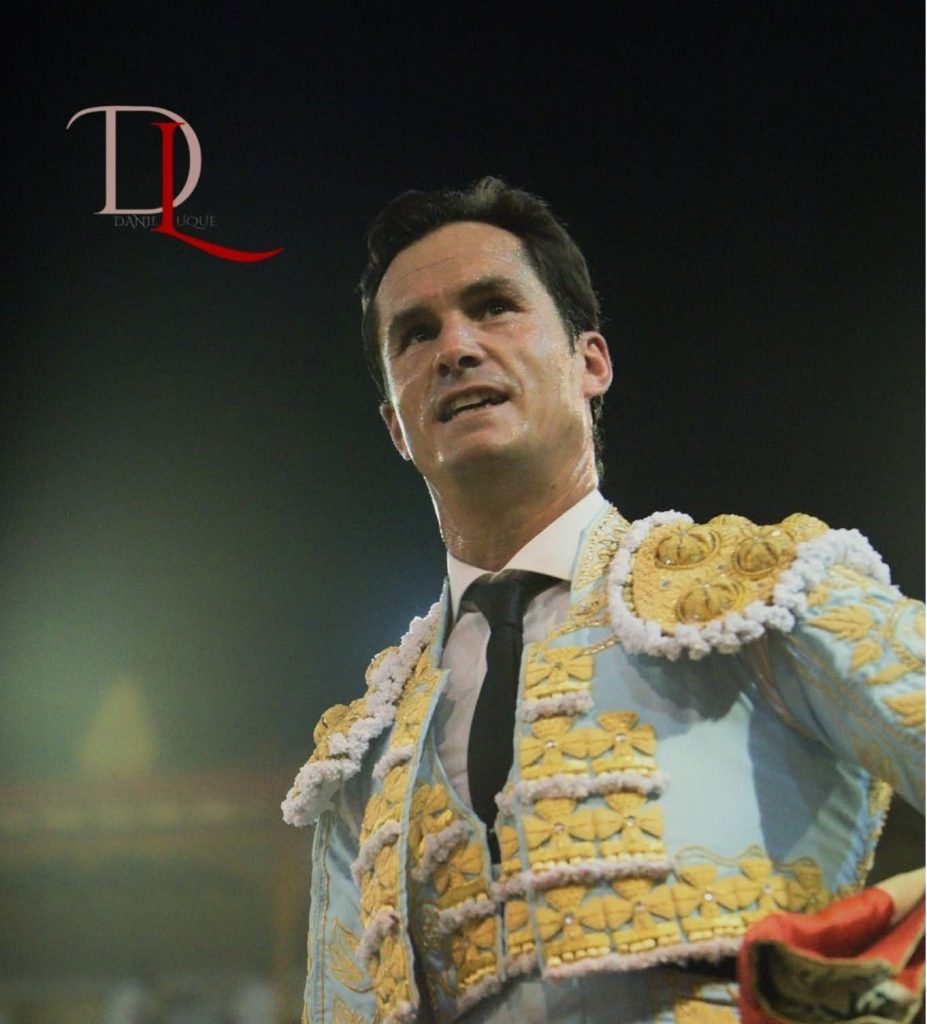 Daniel Luque corta tres orejas en Almería