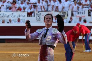 Daniel Luque y Borja Jiménez tocan pelo en Dax