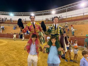 Dos novilleros a hombros en Montoro