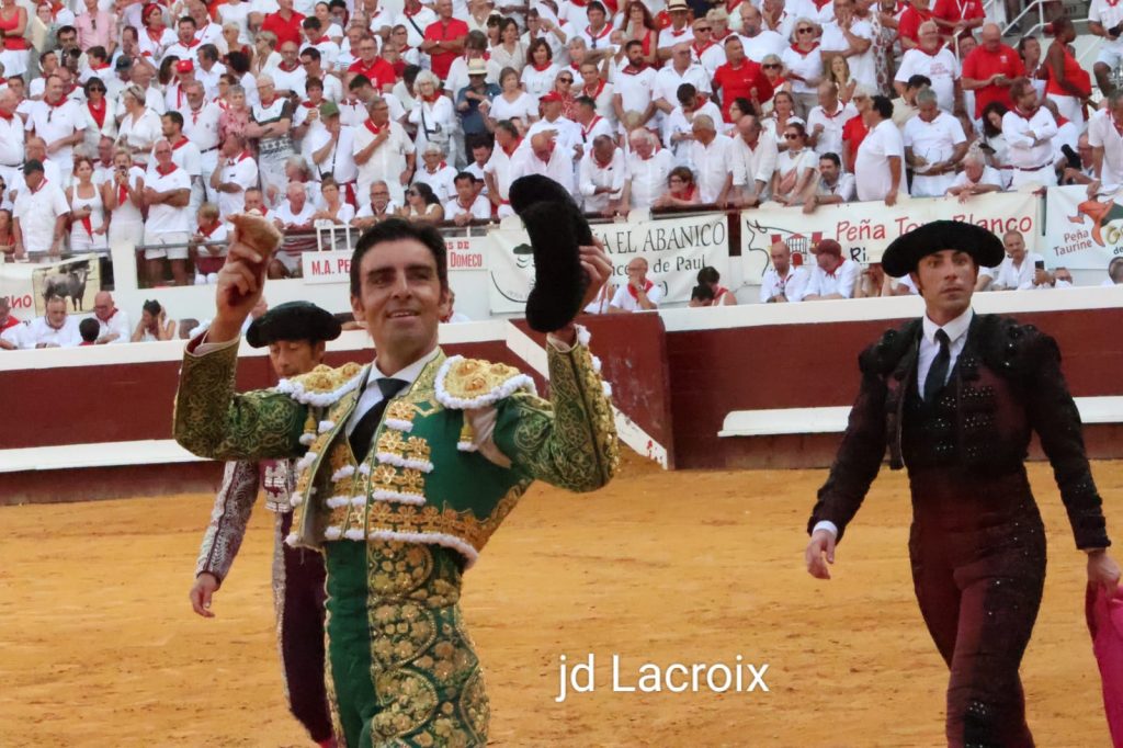 Perera pasea la única oreja en Dax