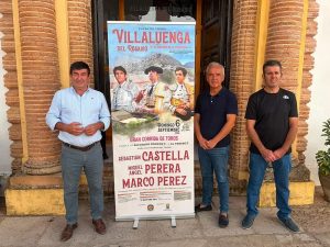 Cartel de lujo en Villaluenga del Rosario