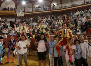 Ciudad Real vive una gran tarde de toros con la terna a hombros