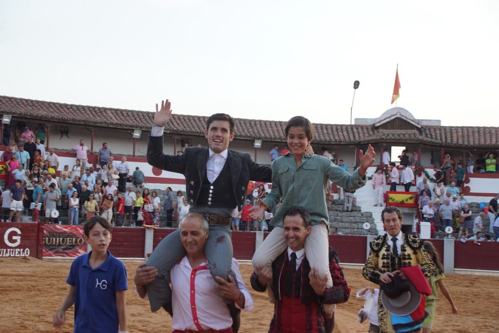 Guillermo Hermoso indulta un toro en Guijuelo